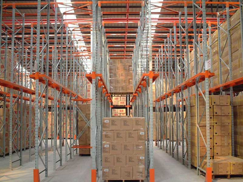 驶入式（贯通式）货架